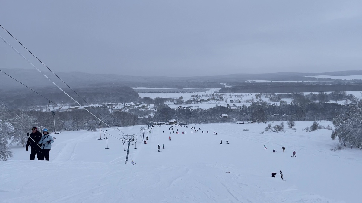 Шикарные виды открываются с верхней точки горы Ямантау 