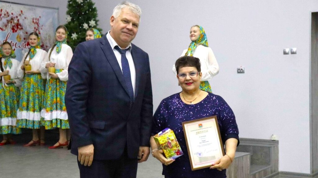    Гайчанка Лира Шкаран вновь признана лучшим дружинником округа. Фото: пресс-служба администрации Гайского округа.