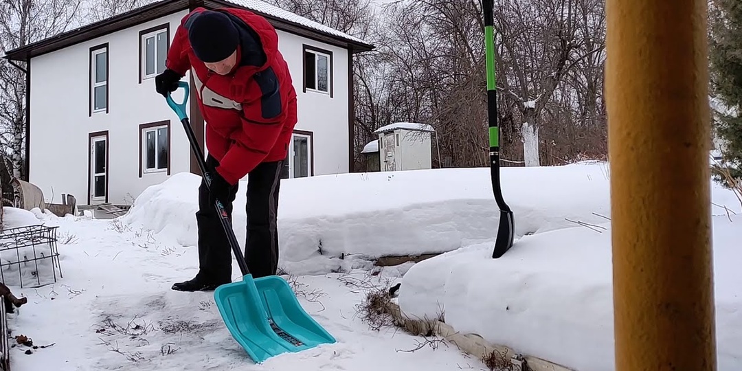 Что лучше для городского жителя – свой дом или сезонная дача?
