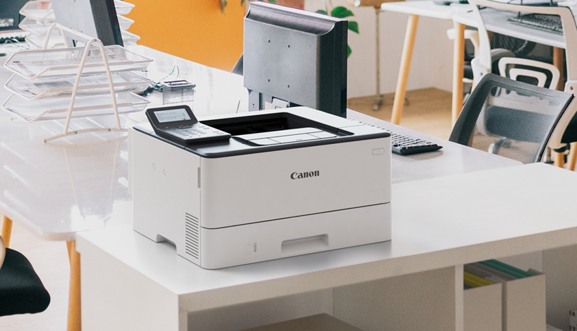 Компактность принтера позволяет его органично встраивать в любое офисное пространство