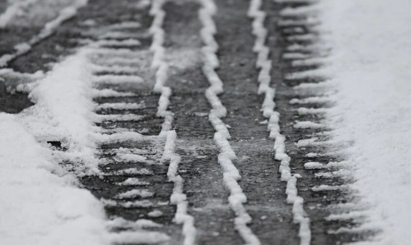 Руководителю дорожной службы назначили штраф за лед и снежные накаты на федеральной трассе «Амур»