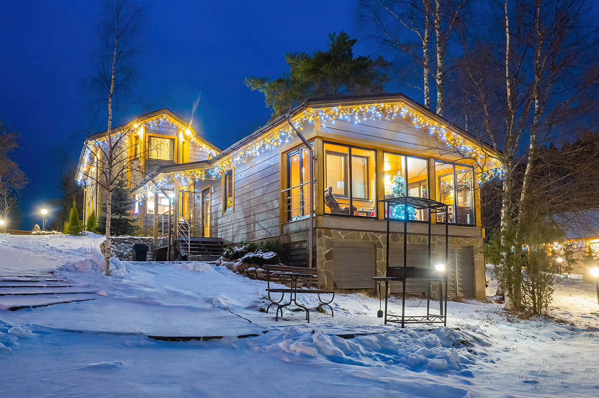 shutterstock📷В тренде украшения тон-в тон либо сочетание близких по гамме оттенков