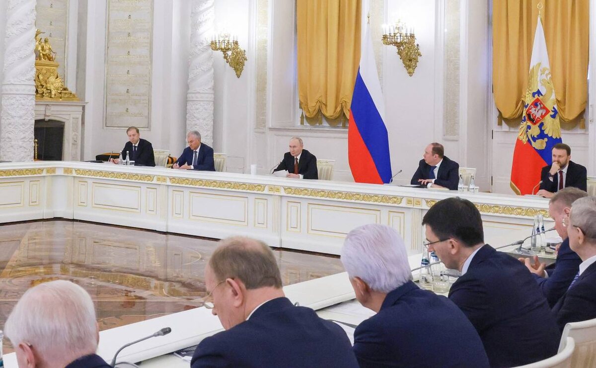    Владимир Путин: в конкурсе «Лидеры России. Команда» будут оценивать умение работать вместе