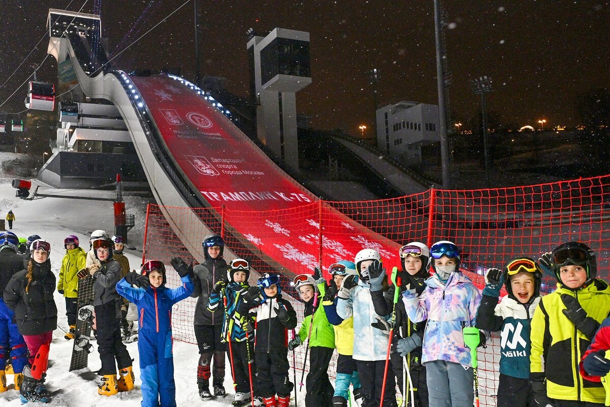    На Воробьевых горах открылся новый большой лыжный трамплин