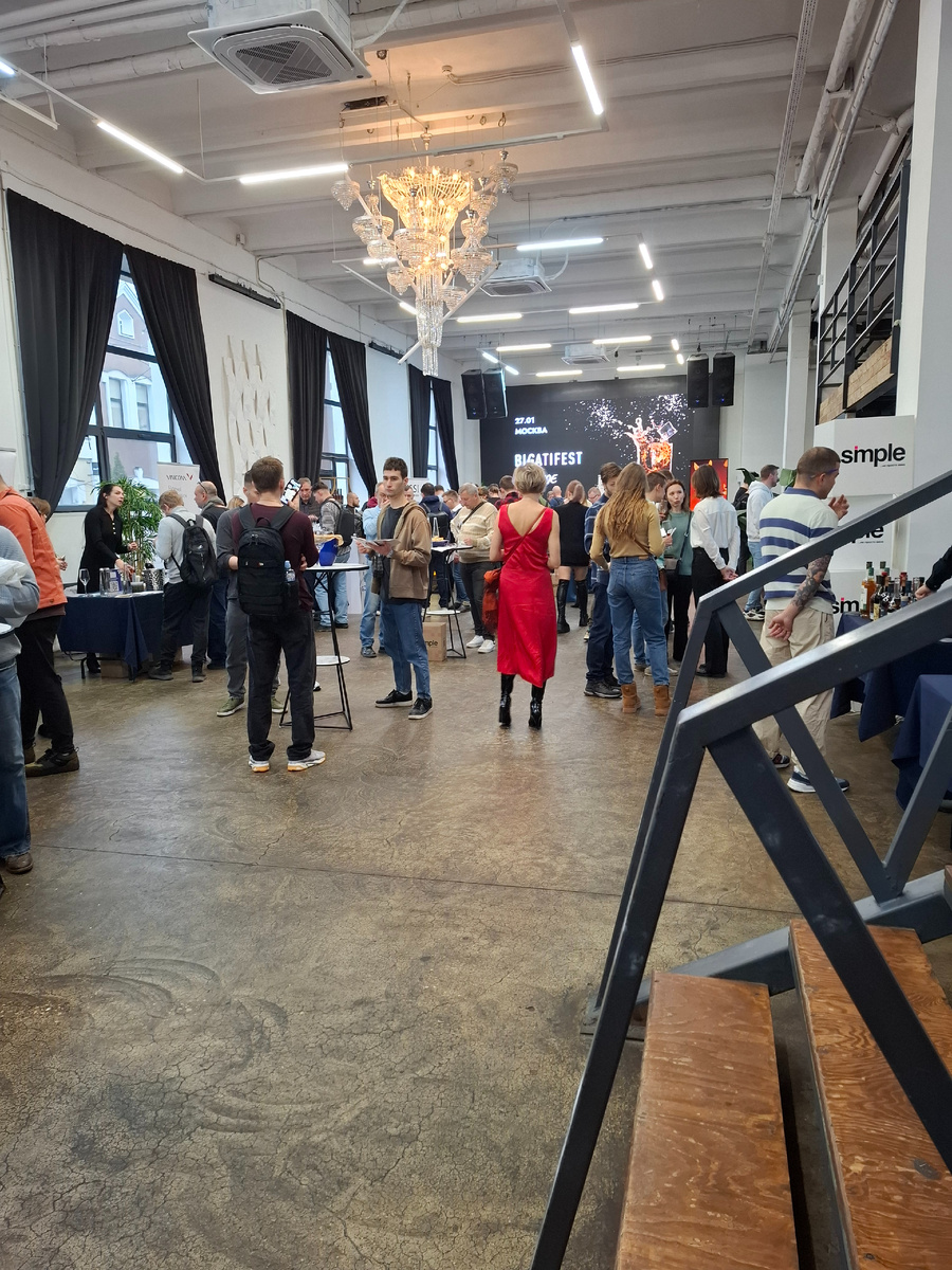 В Зале Фестиваля