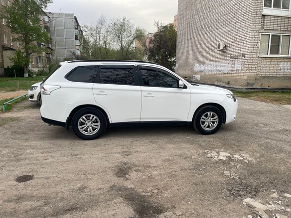 Мицубиси Аутлендер 3. Фото Яндекс Картинки