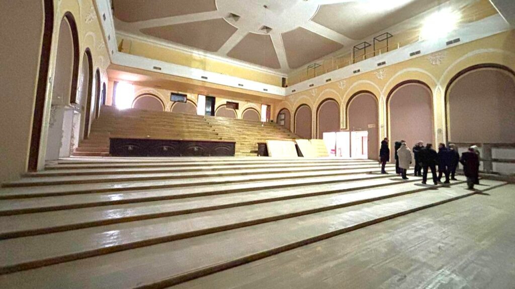    В Оренбургском театре музыкальной комедии идёт масштабный ремонт, который продлится 3 года. Фото: тг-канал Евгении Шевченко.