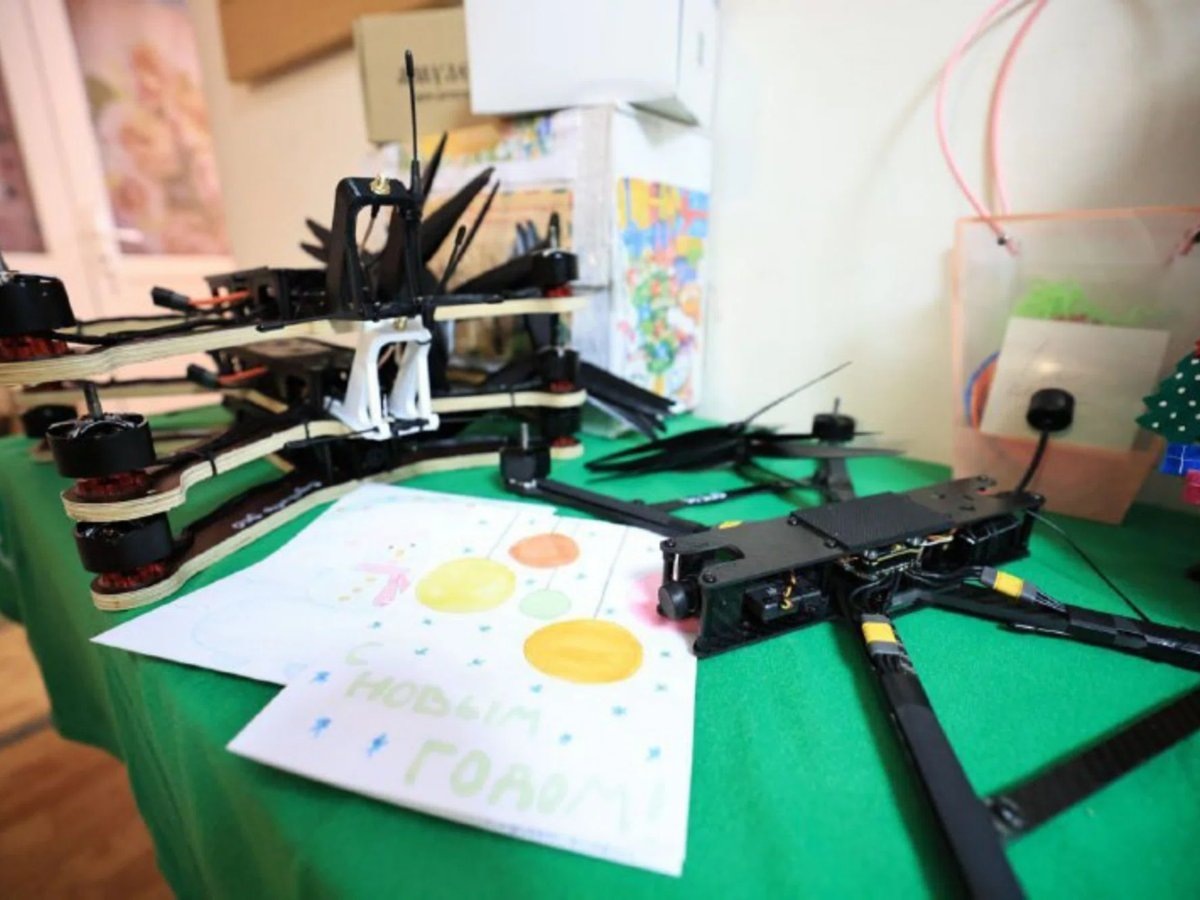    Курганцы отправили на СВО бронемашины с уникальными дронами