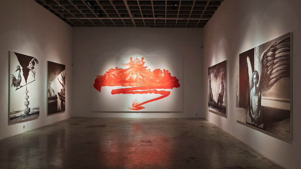 Экспозиция выставки Егора Кошелева «Красные и черные» в галерее Ovcharenko.📷Фото: Natasha Polskaya