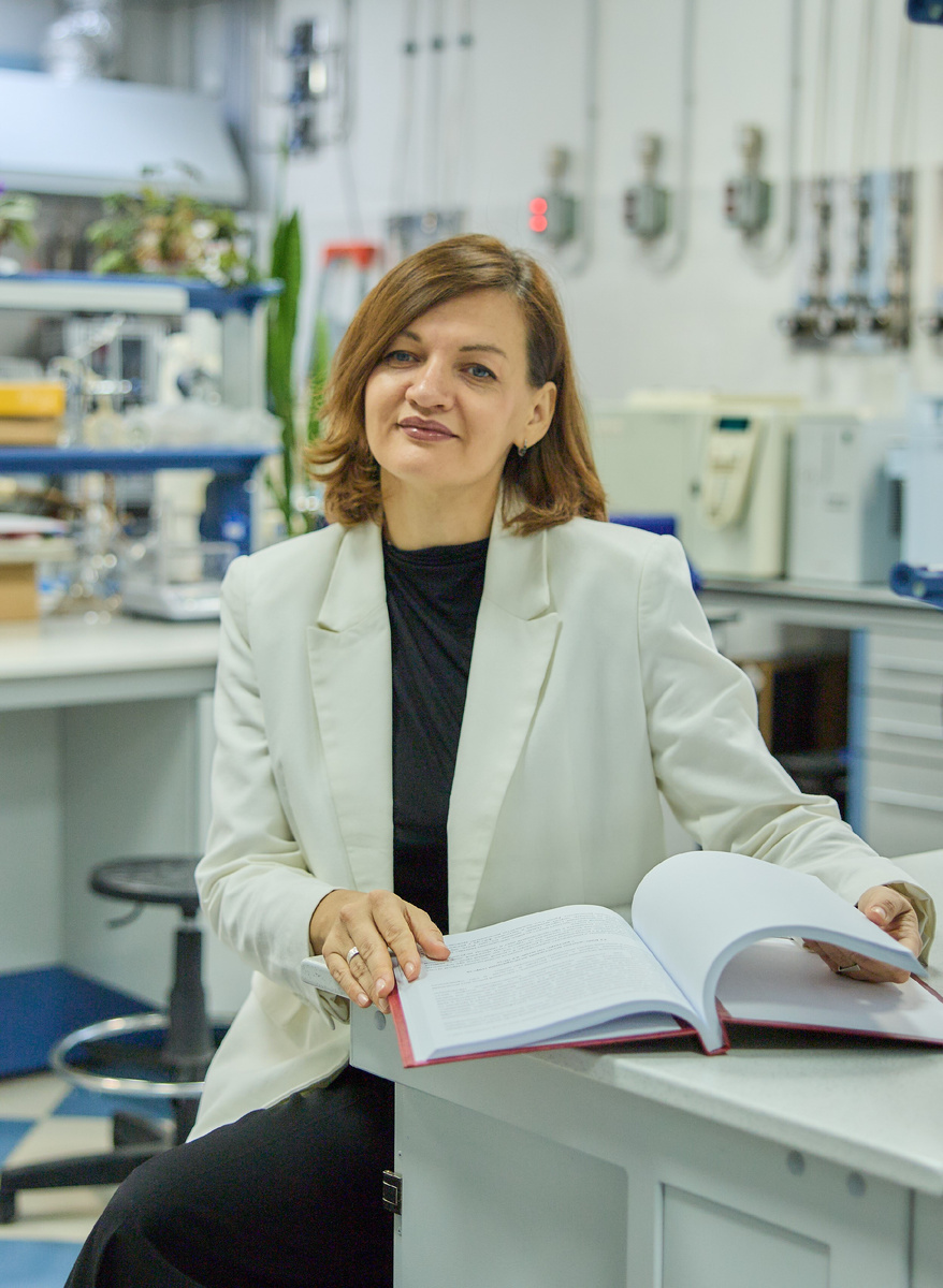 Екатерина Комарова защитила диссертацию по научной специальности «Технология органических веществ (технические науки)».