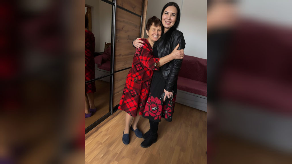    На снимке: Тамара Халина и Ирина Дементьева (справа налево). Евгения Мажитова