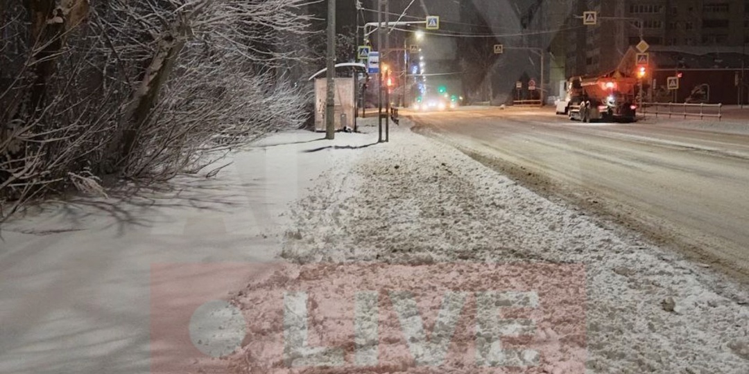 «А вот так сегодня с утра выглядят наши тротуары