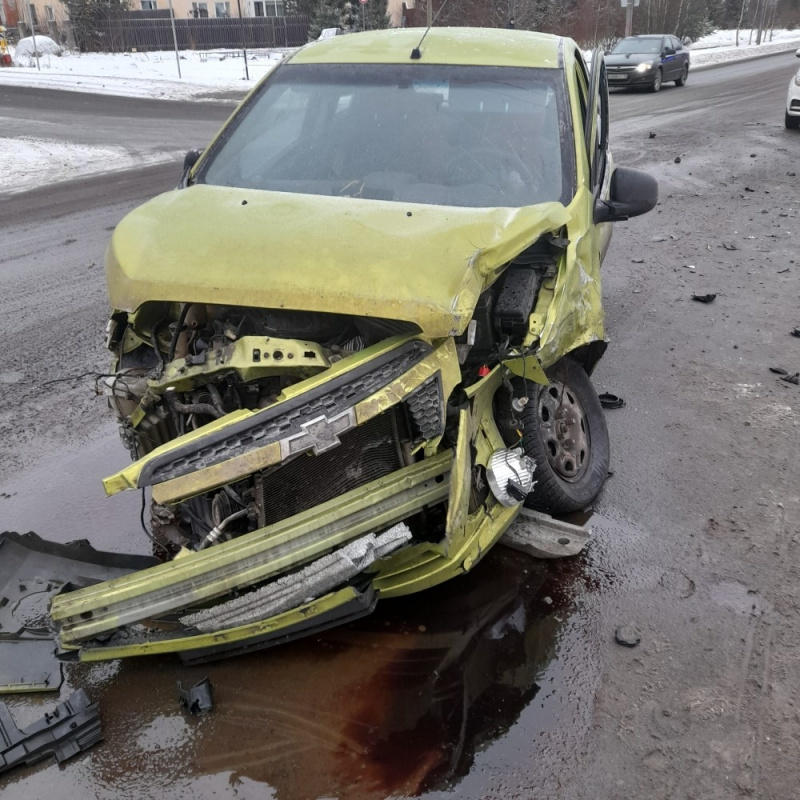    Опубликованы кадры с места аварии в столице Карелии, где пострадал 4-летний пассажирГосавтоинспекция Петрозаводска