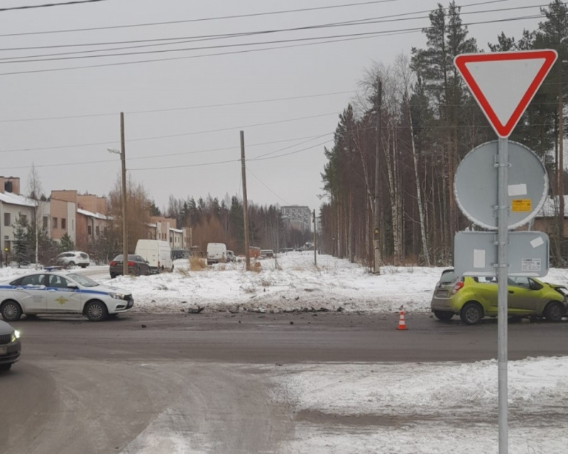    Опубликованы кадры с места аварии в столице Карелии, где пострадал 4-летний пассажирГосавтоинспекция Петрозаводска