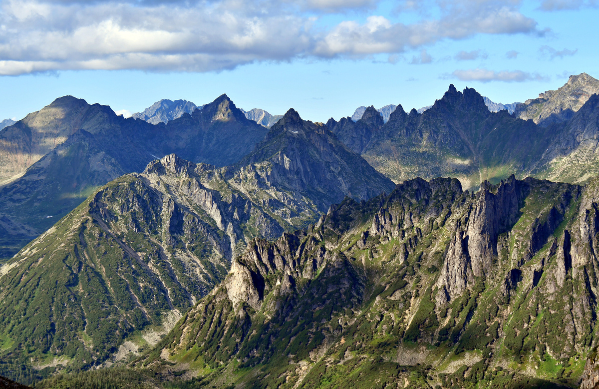Вид с перевала Бударман на центр.часть Баргузинского хребта
