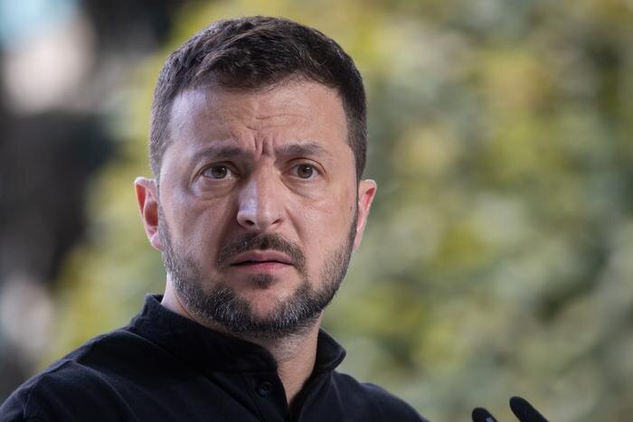 Обложка © Shutterstock / FOTODOM / UkrPictures