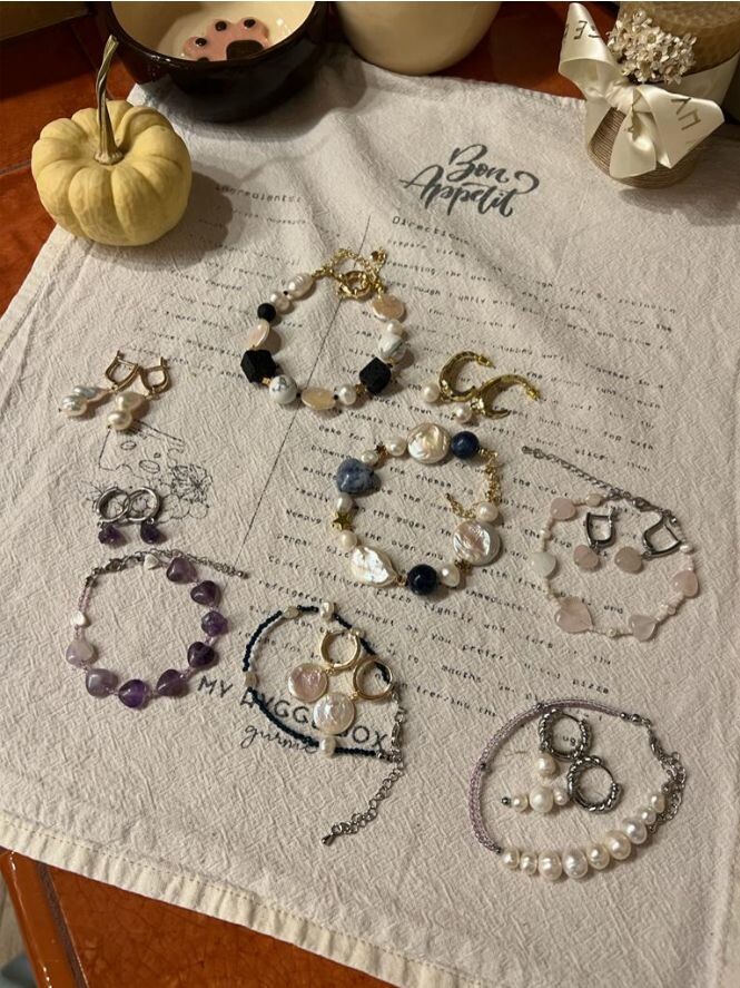 Фото продавца украшений ручной работы