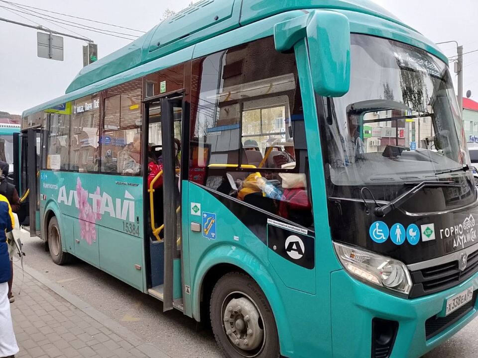    Новые автобусы в Горно-Алтайске . Источник: "Толк"