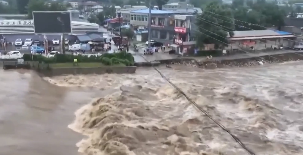 Последствия ливней в Китае