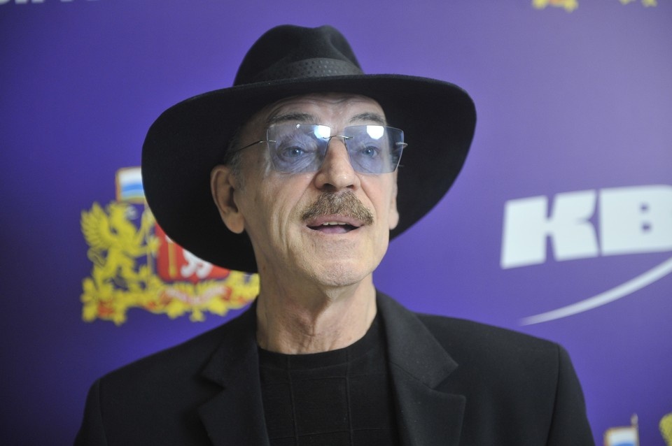    Актер много лет является одним из самых узнаваемых и любимых символов культурной жизни Северной столицы. Алексей БУЛАТОВ