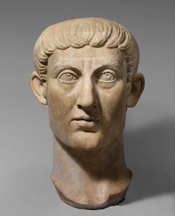 Византийский император Константин Август. 