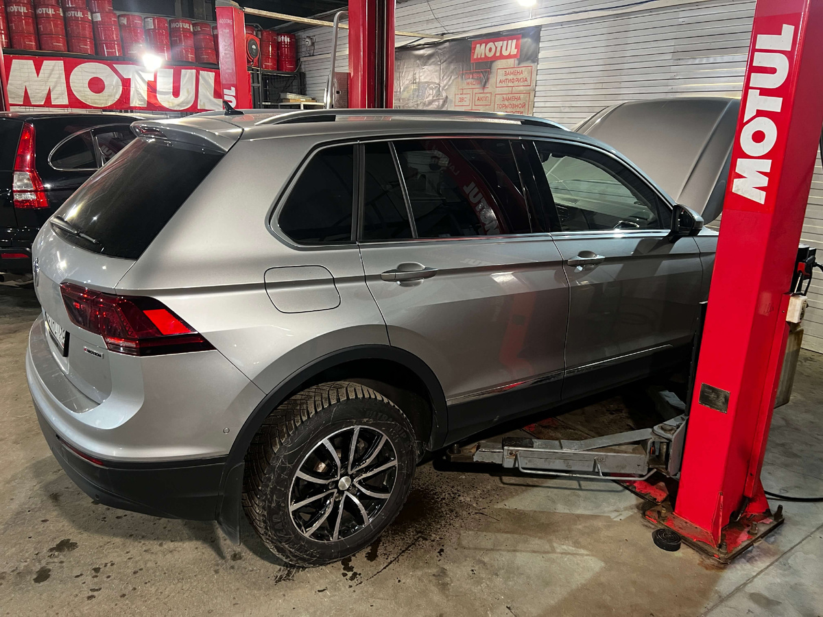 Замена охлаждающей жидкости Volkswagen Tiguan 2.0