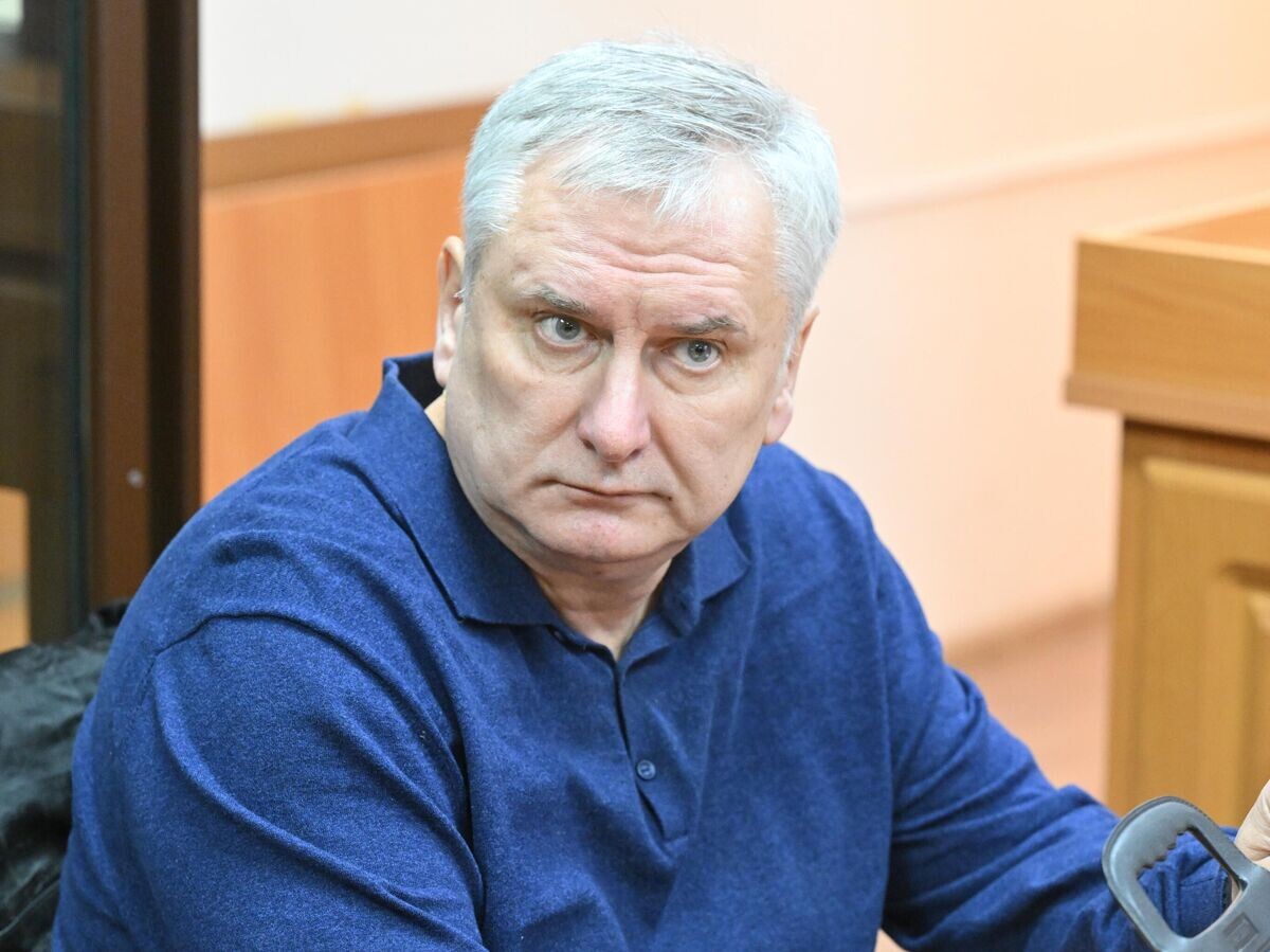    Бывший военный судья Альберт Тришкин, обвиняемый в стрельбе из травматического пистолета в таксиста во время дорожного конфликта, на заседании в Видновском городском суде | © РИА Новости / Илья Питалев