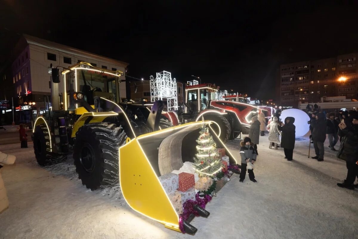    По улицам Тюмени проедет праздничная колонна новогодних тракторов
