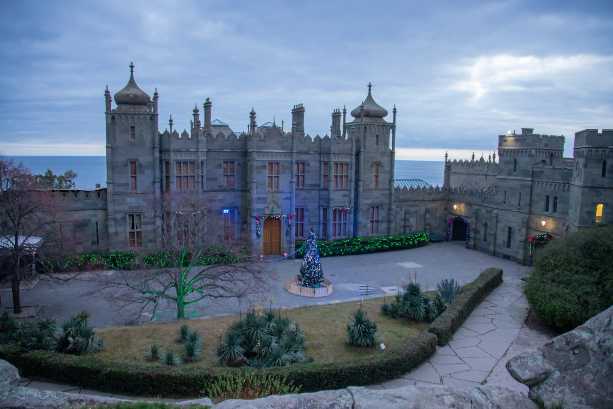 Воронцовский дворец // Фото со страницы Алупкинского дворцово-паркового музея-заповедника в ВКонтакте