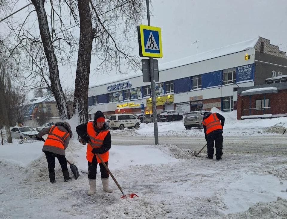    Уборка снега в Барнауле. Источник: Barnaul.org