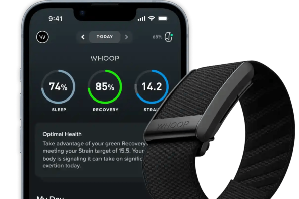 Браслет Whoop и главный экран приложения