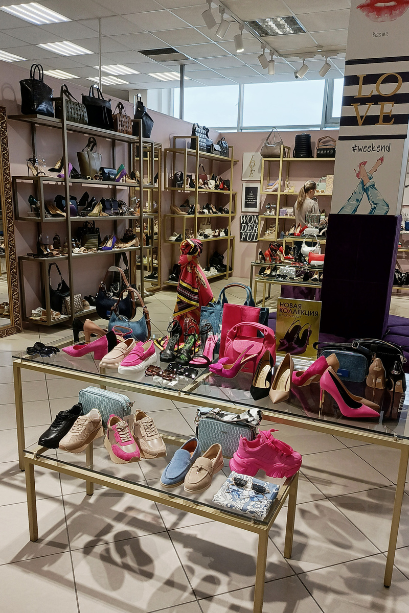 Адрес: г. Гомель, ул. Гагарина, д. 65, ТРК «Секрет», 2 этаж.
Время работы: ежедневно с 10:00 до 20:00.​
Телефон: +375296159764.​