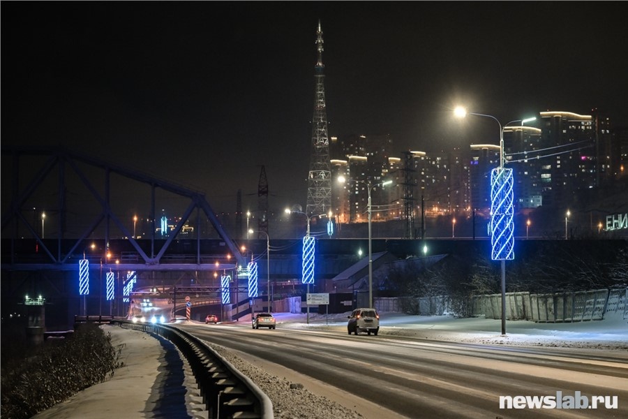 Спиральные световые элементы установили на Дубровинского
