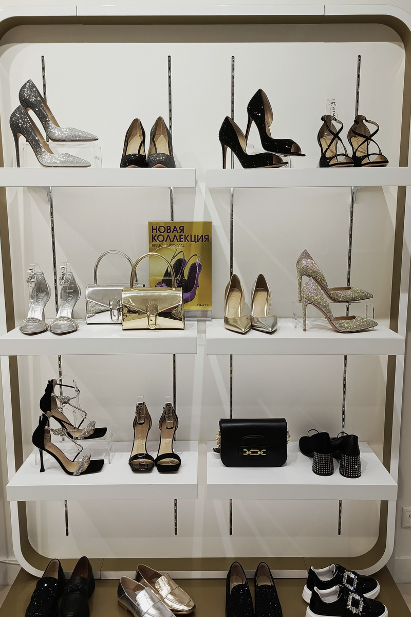 Адрес: г. Тольятти, ул. Революционная, 52А, ТРЦ «Русь на Волге», 1 этаж.
Время работы: ежедневно с 10:00 до 22:00.​
Телефон: +7(927)002-45-34.​