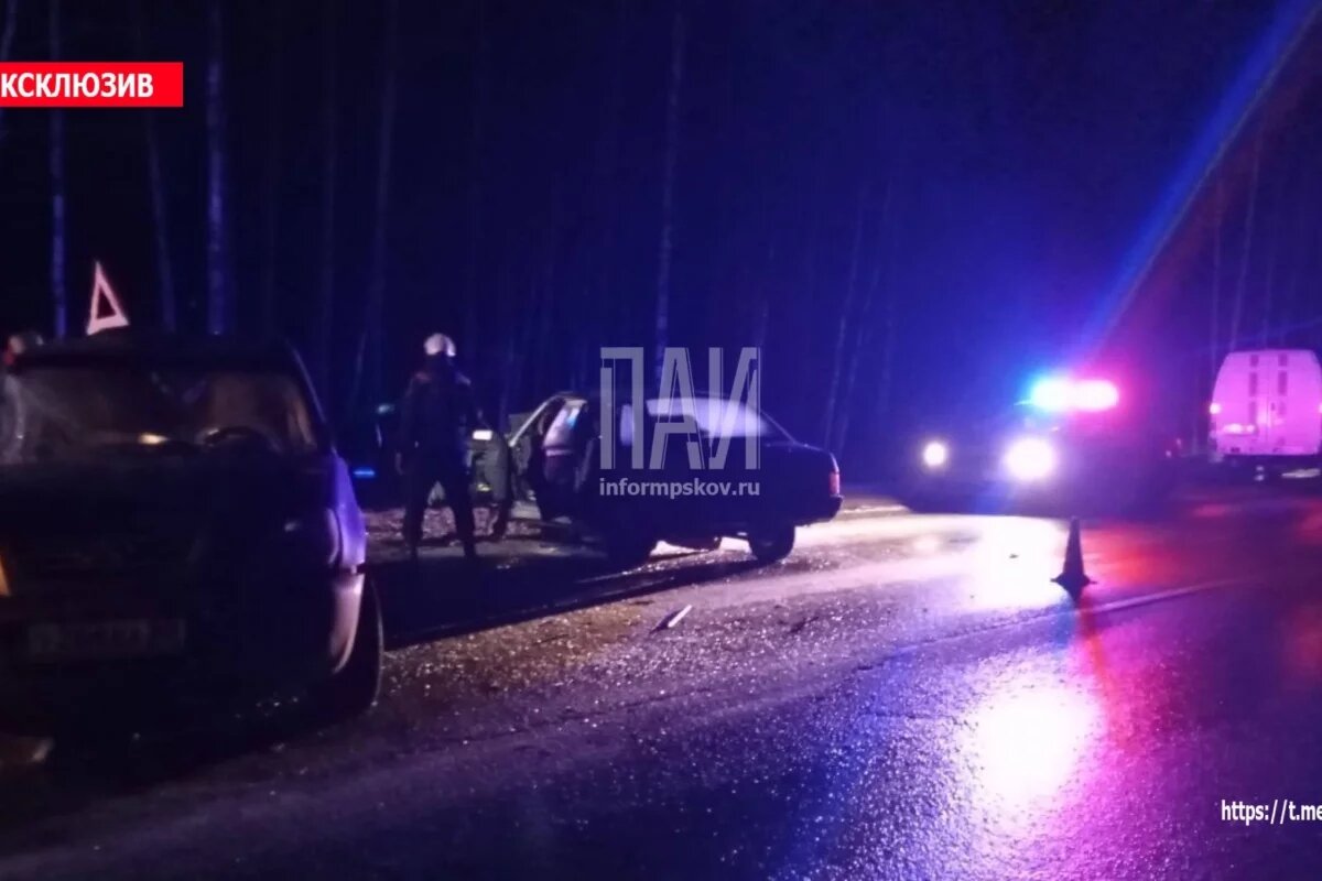    Водитель оказался зажат в автомобиле в результате ДТП в Псковском районе