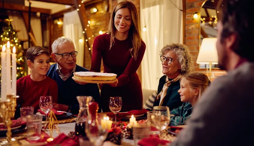 Новогодний стол 2026. Какие блюда принесут удачу и богатство в год Красной Огненной Лошади?