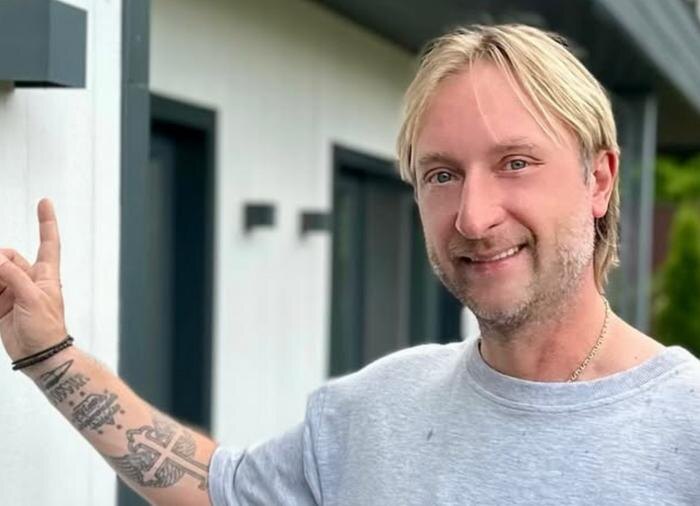 Обложка © Instagram (признан экстремистской организацией и запрещён на территории Российской Федерации)/ plushenkoofficial