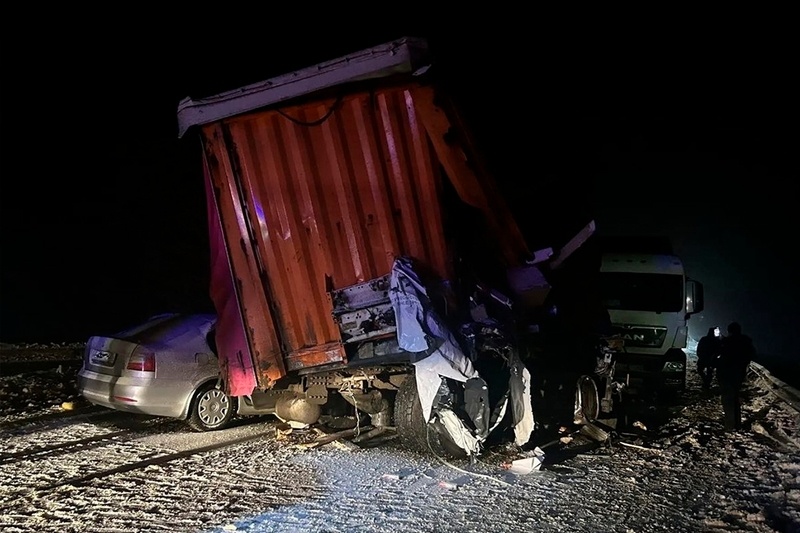    Первая авария со смертельным исходом произошла вечером 25 декабря в Вологде на улице Чернышевского