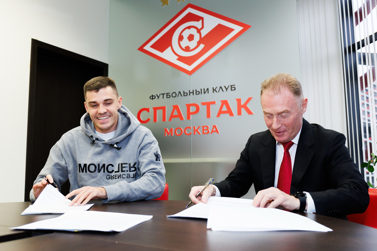 Роман Зобнин: Это первое для меня подписание контракта в роли капитана