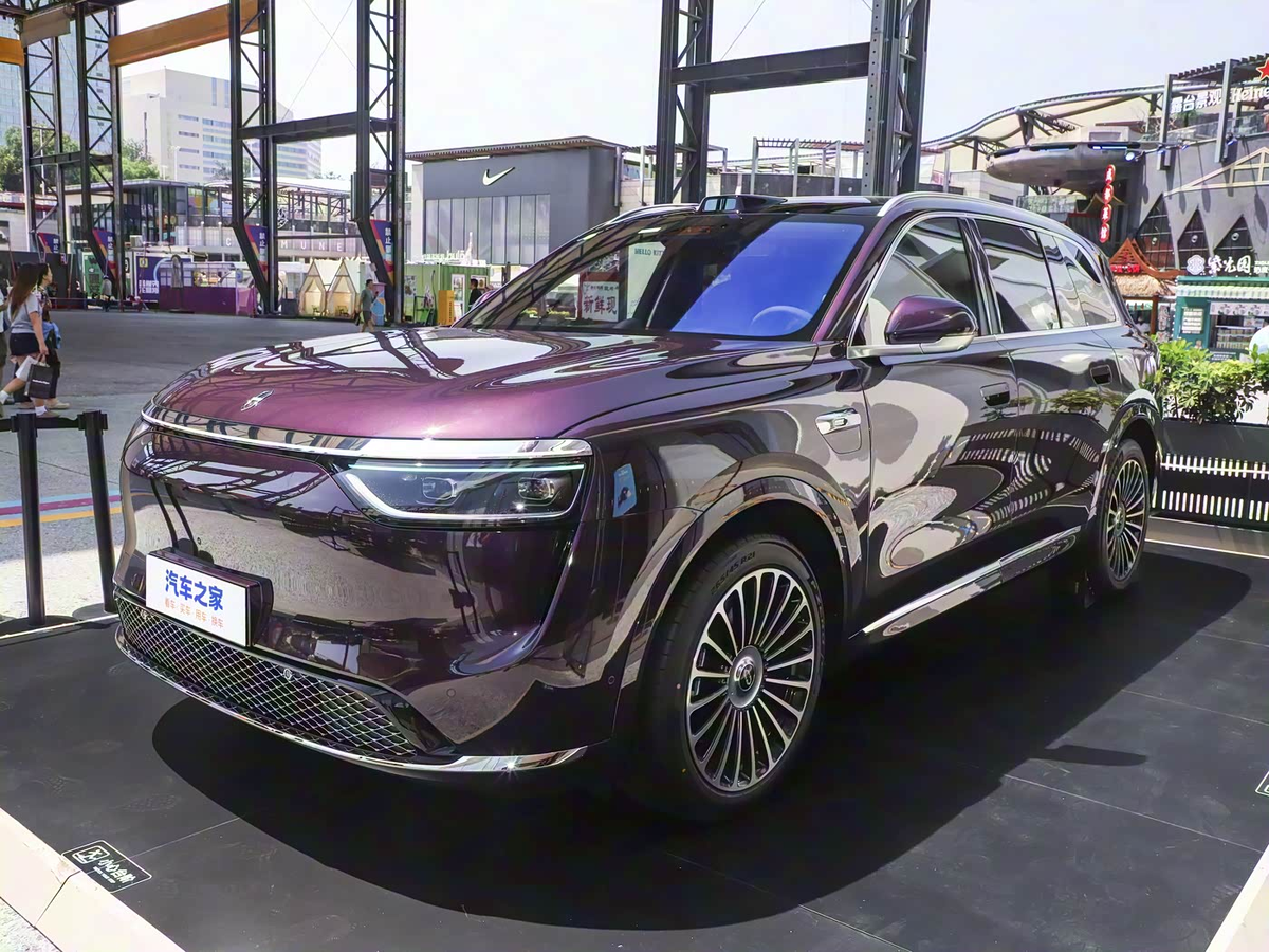 Самый продаваемый автомобиль в премиальном сегменте рынка – AITO A8