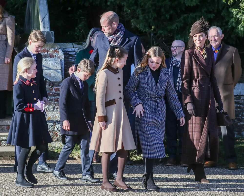 Уильям и Кейт с детьми📷
