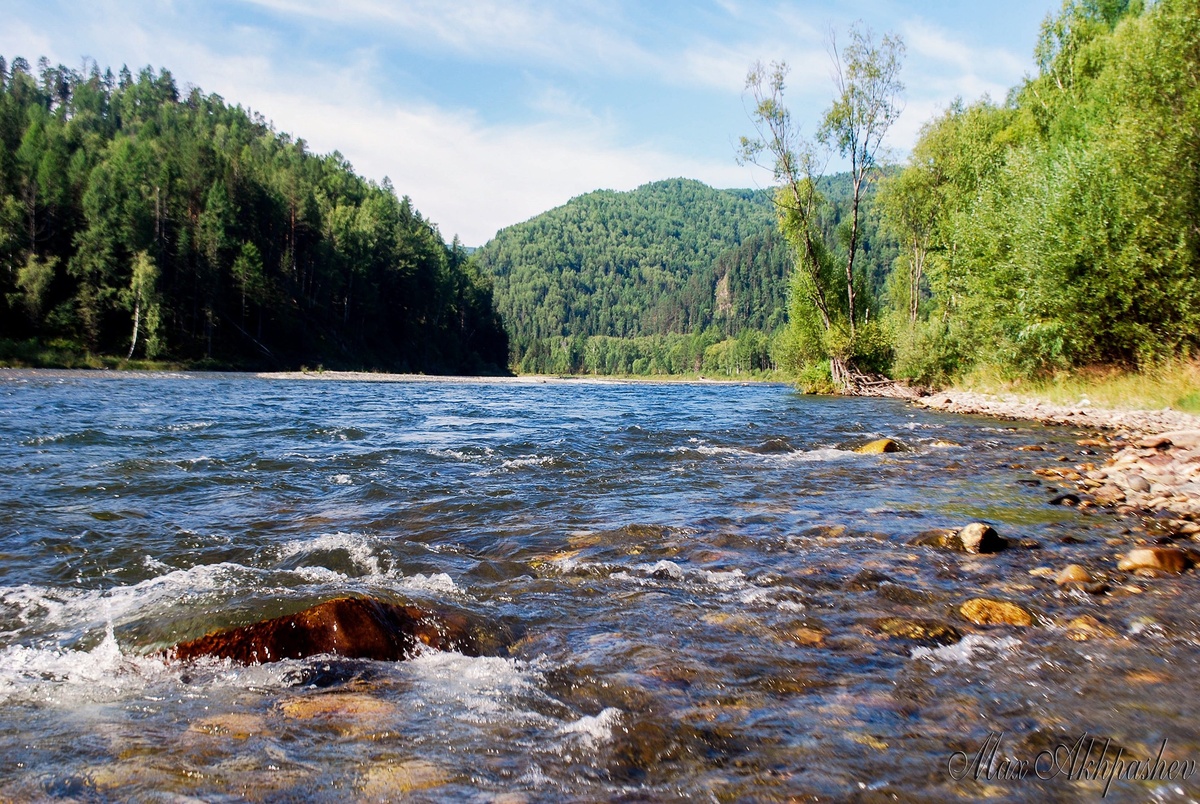 На берегу реки Она 