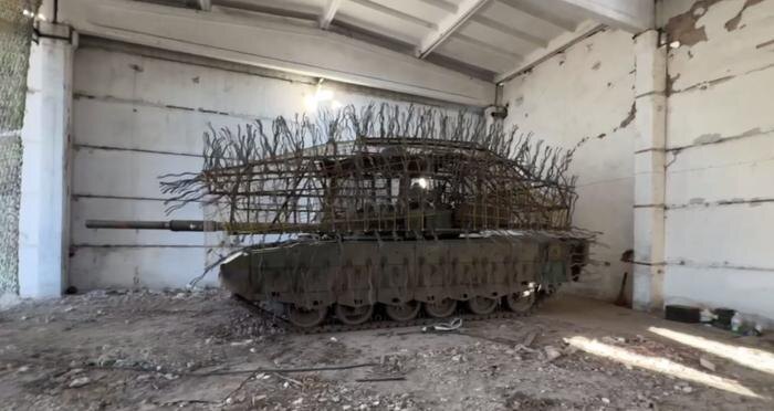 Обложка © Telegram/ Сладков+