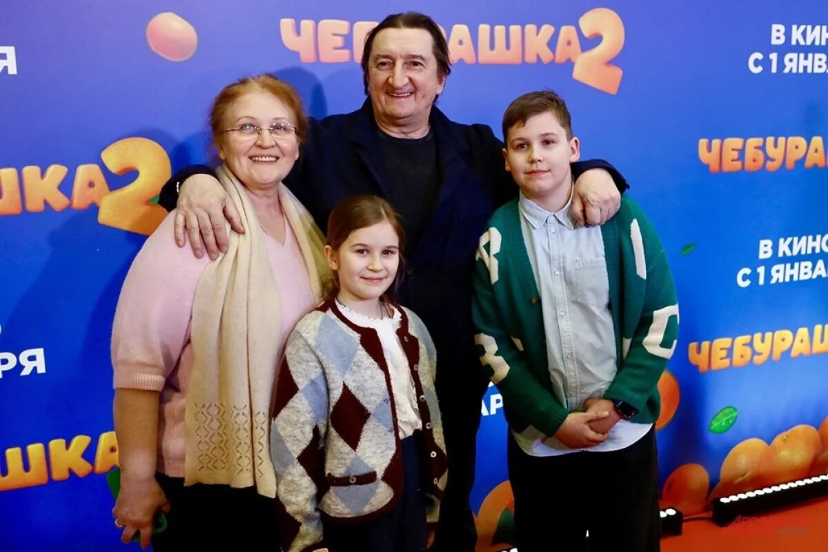    Актёр Лыков назвал Чебурашку более удачным аксессуаром, чем Лабубу