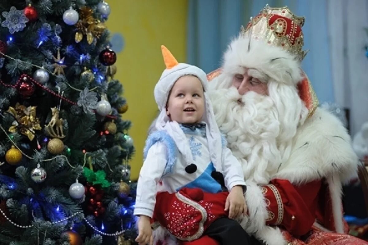    Ноутбук и ролики.