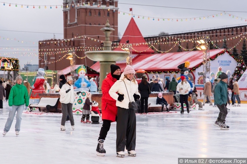 Москва. ГУМ-каток
