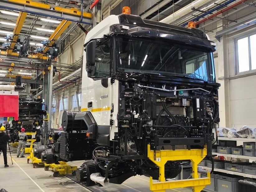 Автор фото: "Деловой Петербург". Запуск производства грузовиков "БАЗ" на площадке в Шушарах, декабрь 2025 года.