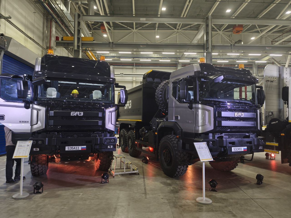 Автор фото: "Деловой Петербург". Запуск производства грузовиков "БАЗ" на площадке в Шушарах, декабрь 2025 года.