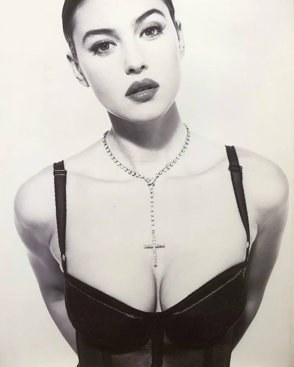 Моника Белуччи