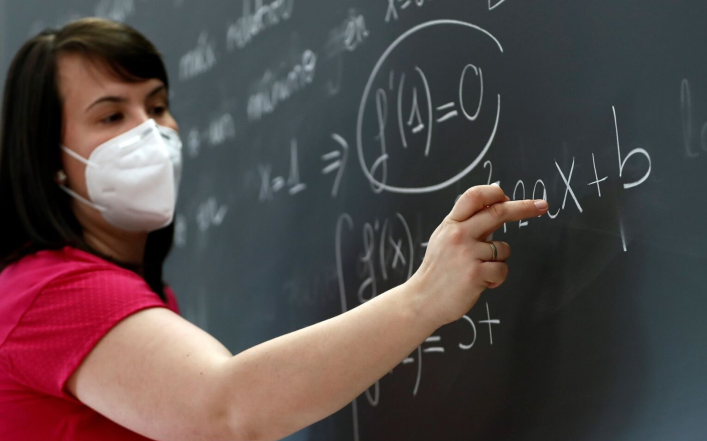 Что если учитель заболел а заменить некем?